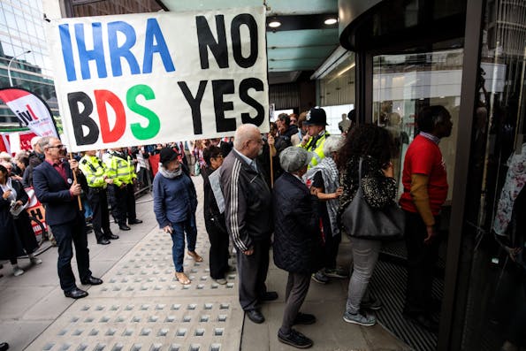 LONDON, ENGLAND – SEPTEMBER 04: Protesters demonstrate outside a meeting of the National Executive of Britain’s Labour Party on September 4, 2018 in London, England. Labour’s NEC meet today to vote on whether to adopt the full International Holocaust Remembrance Alliance (IHRA) definition of anti-semitism. (Photo by Jack Taylor/Getty Images)