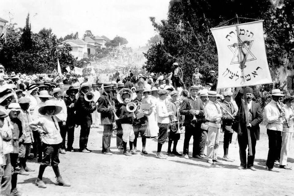 *The Rishon LeZion band in the early 20th century.* Rishon_orchestra