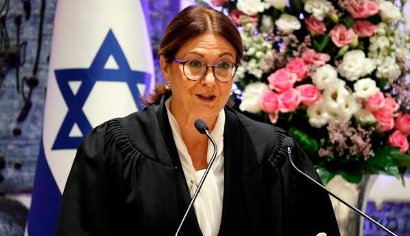 Esther-Hayut-Main