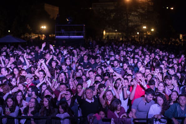 *The crowd cheers during a concert at Hebrew University’s Givat Ram campus in Jerusalem, October 25, 2017.* Hadas Parush/Flash90. Alon Tal Overpop