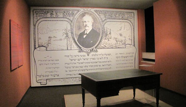 balfour desk