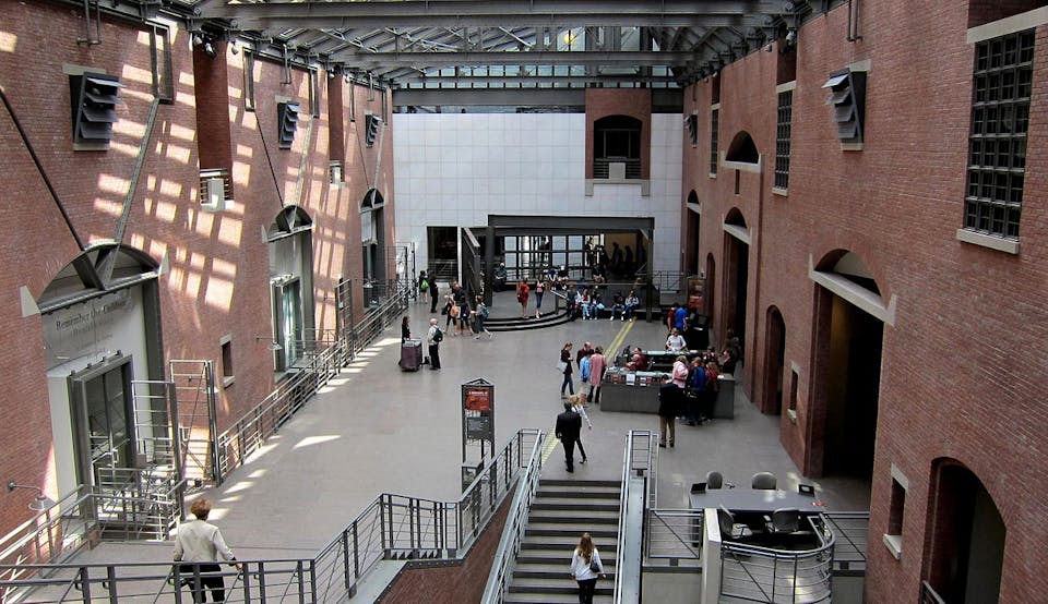 Holocaust-Museum-Main