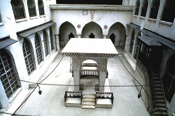 *The courtyard of the Great Synagogue of Aleppo, as depicted in a detailed model.* Beit Hatfutsot, Museum of the Jewish People, Tel Aviv. synagoguemodel1