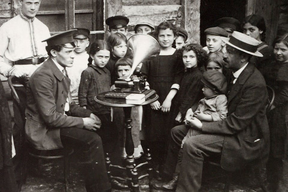 The folklorist Zusman Kisselhof recording Yiddish songs in a shtetl in Kremenets, Ukraine, in 1912. jpeg