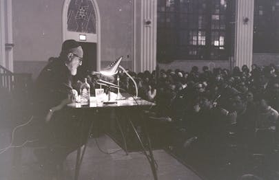 packed shiur at yu (1)
