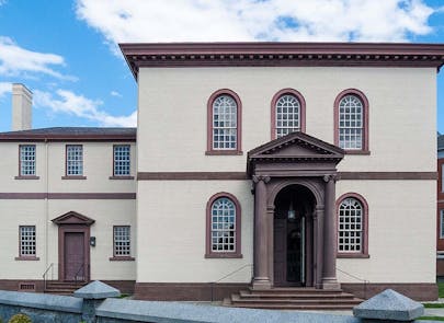 1280px-Touro_Synagogue_Newport_Rhode_Island-ep-6-1 1280px-Touro_Synagogue_Newport_Rhode_Island-ep-6-1