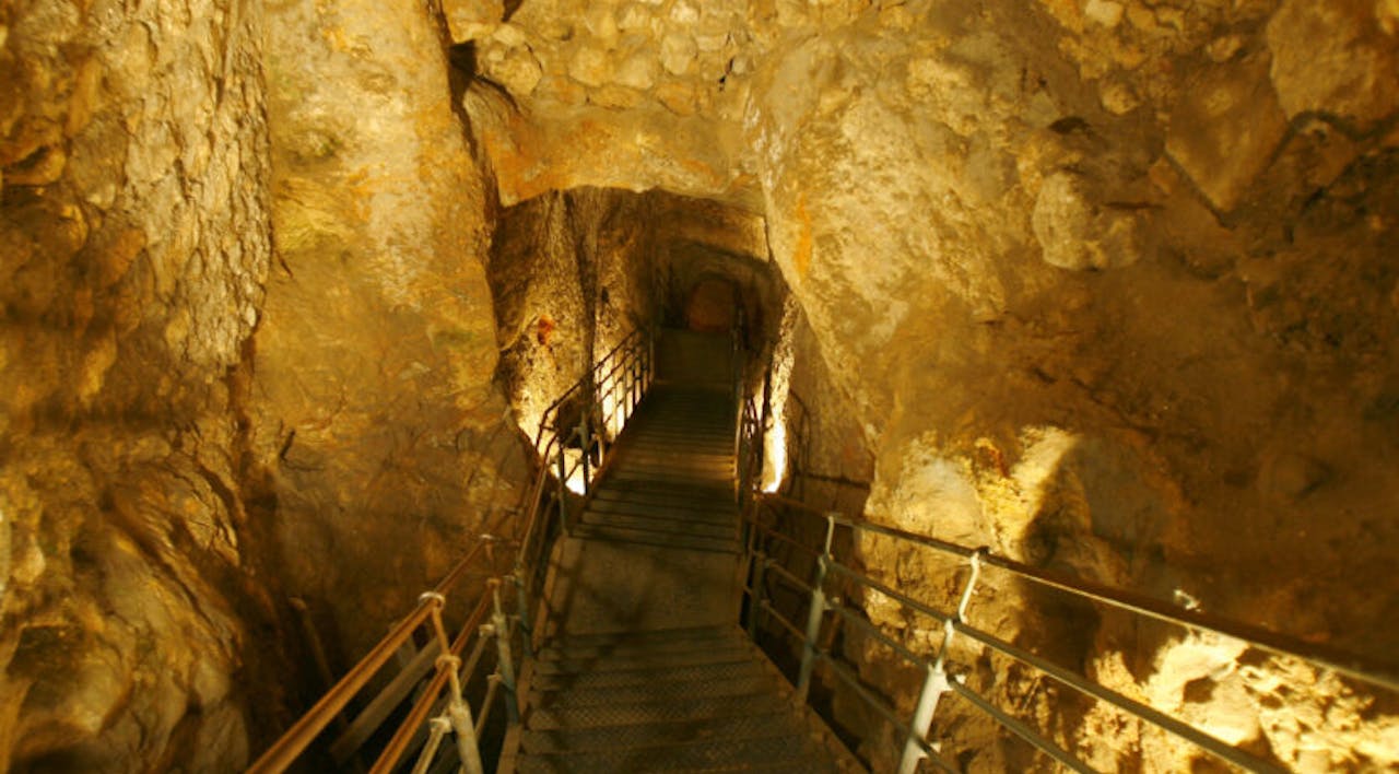 Warren’s shaft. *Oren Cohen/City of David Archives, used with permission from the author.* Oren Cohen