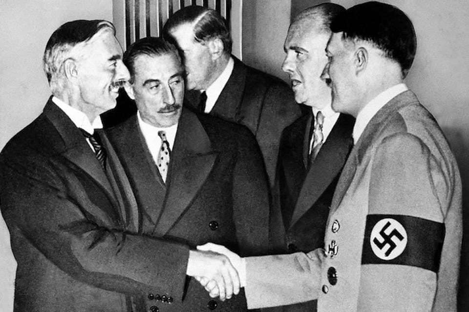 Adolph-Hitler-and-Neville-Chamberlain-in-Munich-Sept.-30-1938
