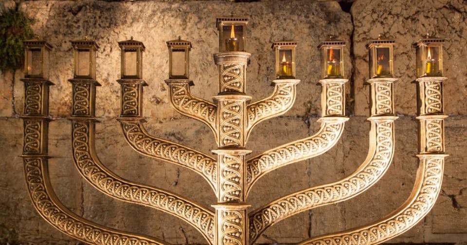 Portada-menora-Hanukkah-Templo-Jerusalen-Milagro-del-aceite