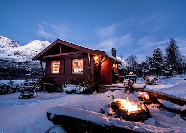winter-cabin