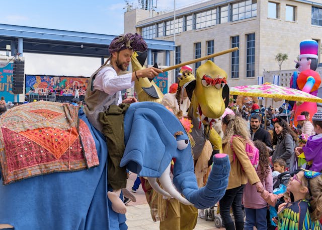 purim-costumes