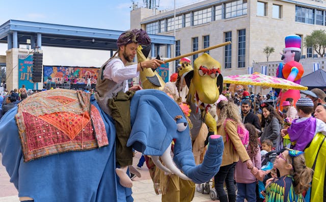 purim-costumes