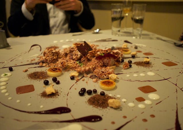 Dessert_at_Alinea