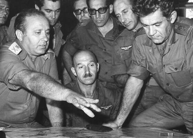 0-111110-רג-640×400