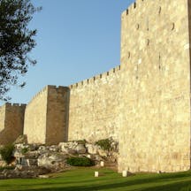 Jerusalem_Walls_Golden