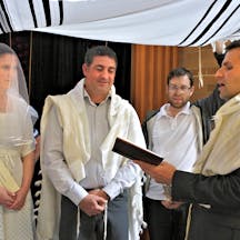 what-is-meaning-chuppah-jewish-wedding-ceremony-canopy-prayer-cloth