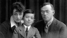 Jabotinsky,_wife_and_son.jpeg
