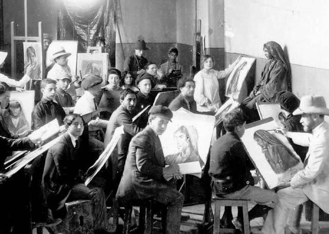 Bezalel_drawing_class_under_direction_of_Abel_Pann_1912