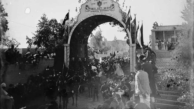 KaiserPassingUnderArch