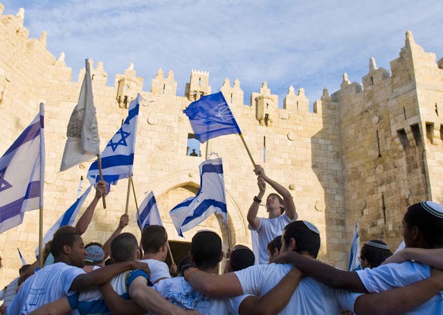 Jerusalem,-,May,20,:,Israeli,Men,Celebrate,On,Jerusalem