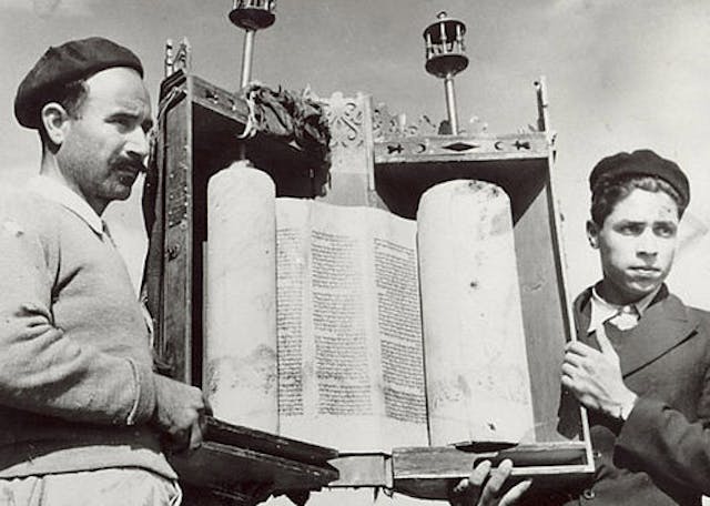 Israel Jews show off a Torah scroll Torah_scroll_in_israel