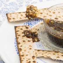 Passover,Matzo,With,Charoset