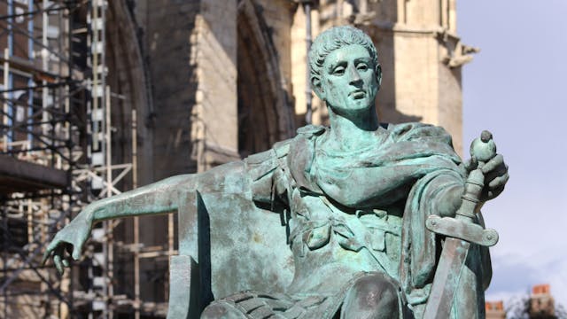 Statue_Constantin_1er_York_13
