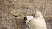 Western Wall on Tisha B'Av (Rostislav Glinsky / Shutterstock)