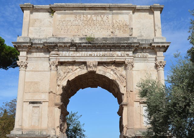 The_Arch_of_Titus,_Upper_Via_Sacra,_Rome_(31605340150)