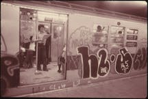 1071px-GRAFFITI_ON_A_SUBWAY_CAR_ON_THE_LEXINGTON_AVENUE_LINE_IN_NEW_YORK_CITY._IN_1973_TRANSIT_AUTHORITY_POLICE_ARRESTED._-_NARA_-_556811-e1741325470786