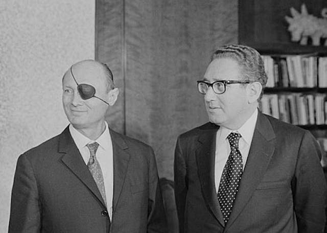 640px-Henry_Kissinger_and_Moshe_Dayan