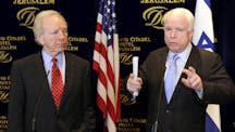 Senators_McCain_and_Lieberman_Hold_a_Press_Conference_(5476562272)