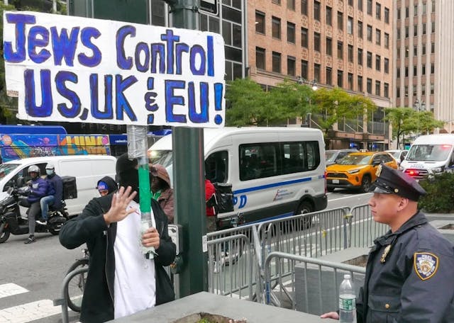 New,York,,New,York-october,17,,2023:,A,Pro,Palestinian,Protester