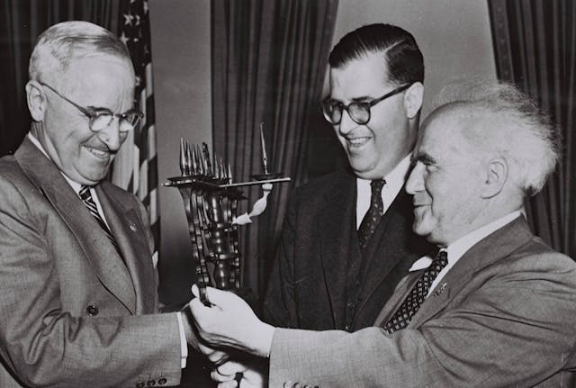 Flickr_-_Government_Press_Office_(GPO)_-_P.M._BEN_GURION,_MR._ABBA_EBAN_AND_U.S._PRESIDENT_HARRY_TRUMAN