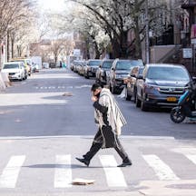Brooklyn,,New,York,-,March,21:,A,Hasidic,Satmar,Jew