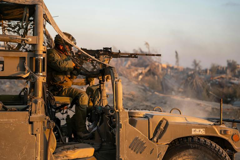 A solidier in an IDF reserve unit. *IDF Spokesperson's Office.* 8020s_32