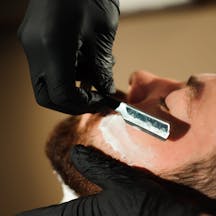 Master,Cuts,Hair,And,Beard,Of,Men,In,The,Barbershop,