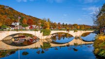 Bridge,Of,Flowers,Massachusetts,Autumn,Fall,Foliage,Scene.,Reflective,Water