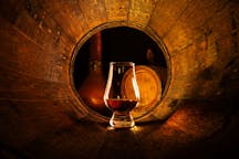 A,Glass,Of,Scotch,Whiskey,In,Old,Oak,Barrel.,Copper