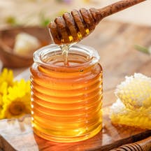 Natural organic honey in glass jar (Valentyn Volkov / Shutterstock) Natural organic honey in glass jar (Valentyn Volkov / Shutterstock)