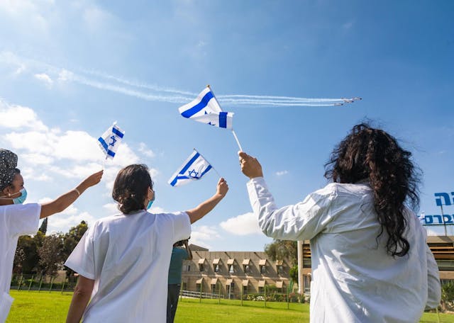 A special salute flypast. Israel 72nd Independence Day. (IDF Spokesperson's Unit photographer / Wikimedia) A special salute flypast. Israel 72nd Independence Day. (IDF Spokesperson's Unit photographer / Wikimedia)
