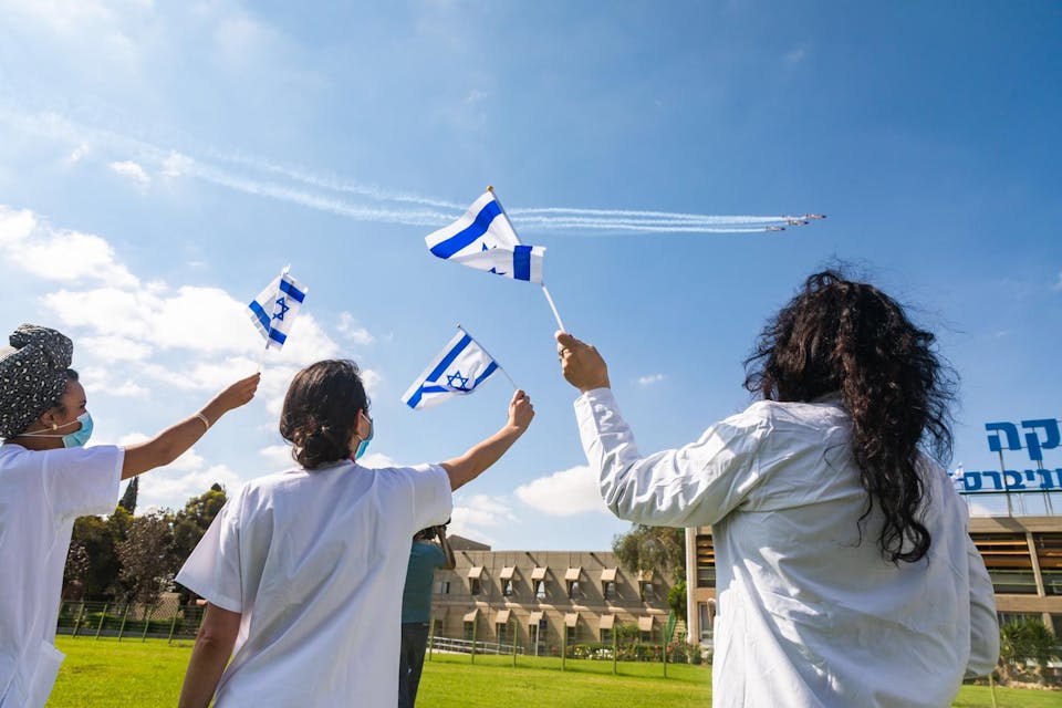 A special salute flypast. Israel 72nd Independence Day. (IDF Spokesperson's Unit photographer / Wikimedia) A special salute flypast. Israel 72nd Independence Day. (IDF Spokesperson's Unit photographer / Wikimedia)