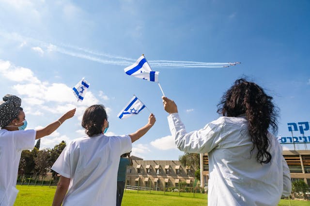 A special salute flypast. Israel 72nd Independence Day. (IDF Spokesperson's Unit photographer / Wikimedia)