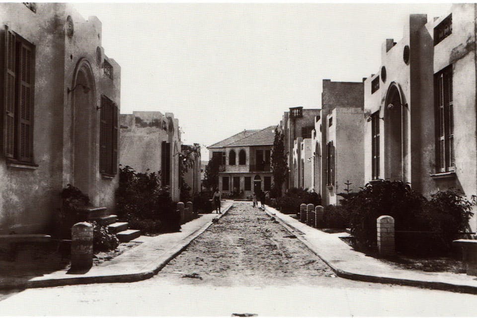 Palmonit Alleyway in Tel Aviv, 1920 Palmonit Alleyway in Tel Aviv, 1920