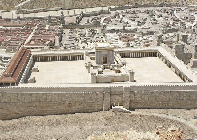 The Second Jerusalem Temple. Model in the Israel Museum. (Ariely, Wikimedia Commons) The Second Jerusalem Temple. Model in the Israel Museum. (Ariely, Wikimedia Commons)