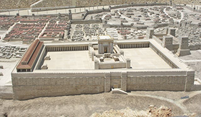 The Second Jerusalem Temple. Model in the Israel Museum. (Ariely, Wikimedia Commons)