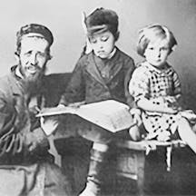 Pale Teacher (Wikimedia Commons) Pale Teacher (Wikimedia Commons)