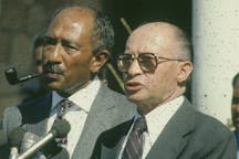 Menachem Begin and Anwar Sadat (Dan Hadani / Wikimedia Commons)