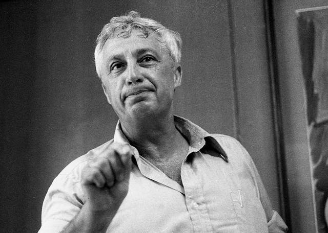 Ariel Sharon holding a press conference in Tel Aviv (IPPA photographer / Wikimedia Commons) Ariel Sharon holding a press conference in Tel Aviv (IPPA photographer / Wikimedia Commons)