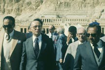 Menachem Begin in Egypt (Dan Hadani, Wikimedia Commons)